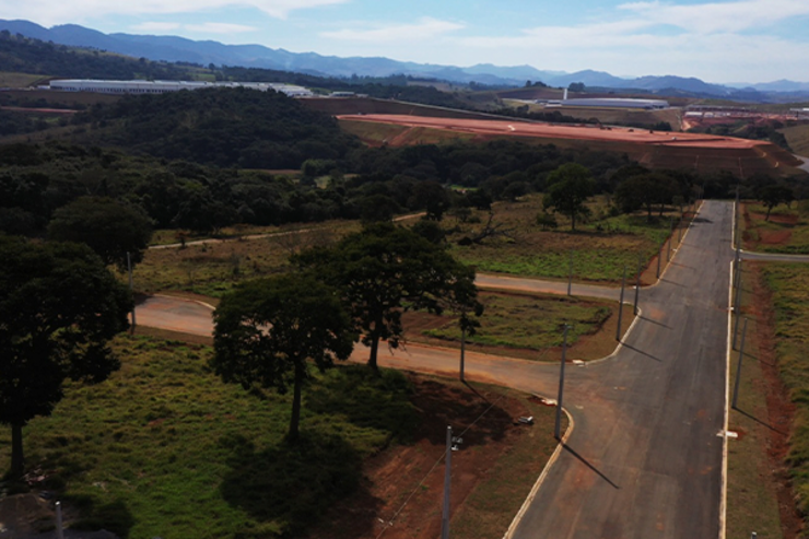Compra de terreno e construção no interior de São Paulo e Minas Gerais